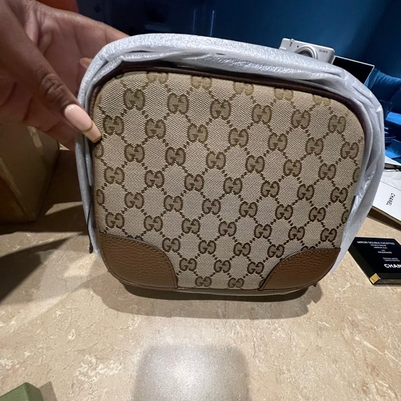 GUCCI BREE CROSSBODY BAG! - Picture 3 of 3